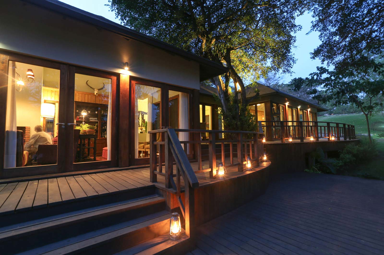 Lake-Duliti-Lodge---main-area